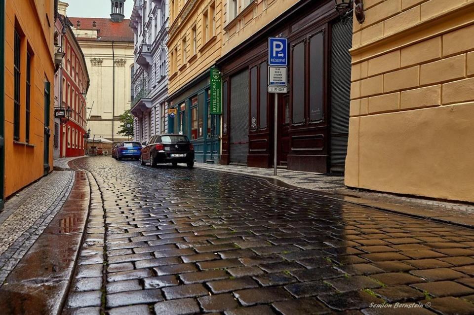 Apart Near The Charles Bridge Prag Exterior foto